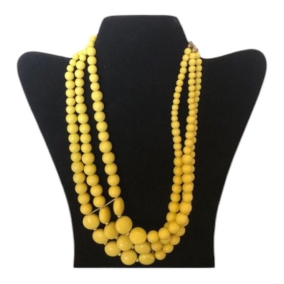 Vintage 80’s “C” Marked Triple Strand Yellow Graduated Bead Sizes Retro Necklace - Picture 5 of 9